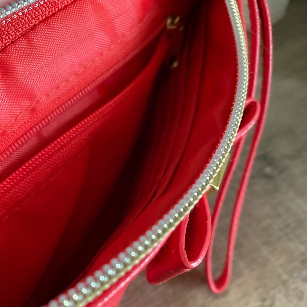 Simple Red Wristlet - Picture 5 of 5
